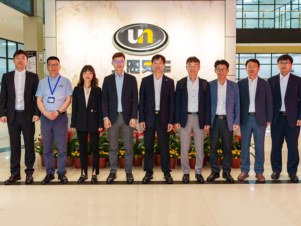 Чжэцзянская компания по производству вилочных погрузчиков ООН, ООО.