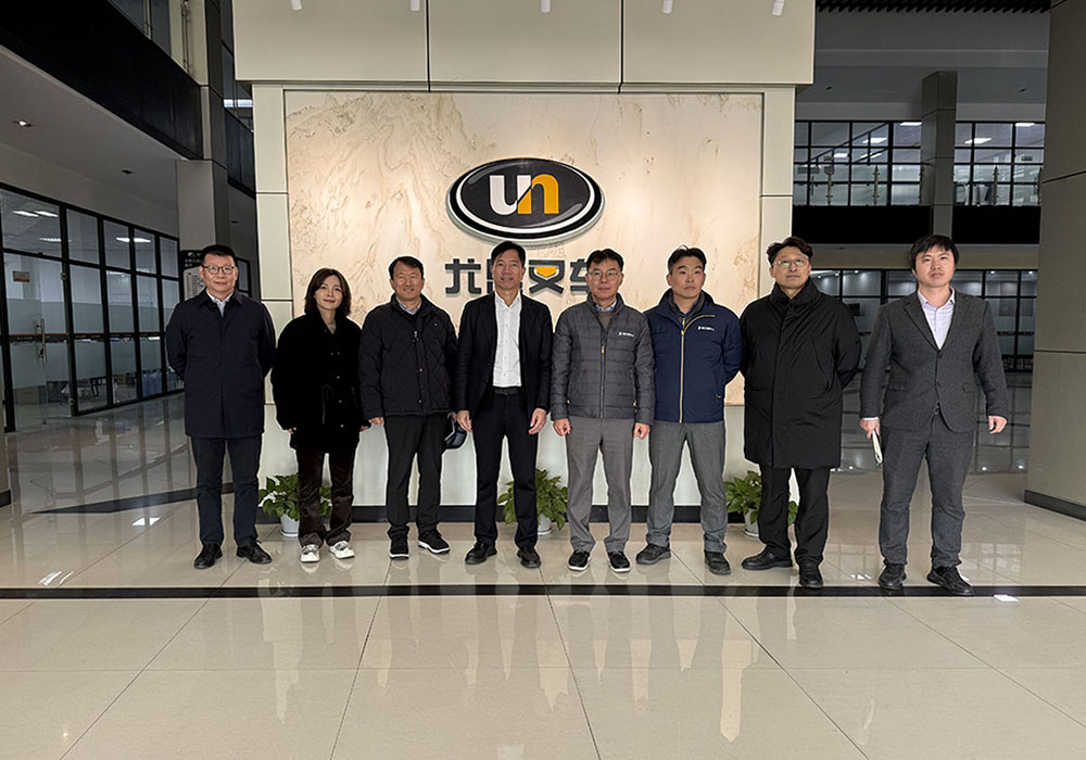 Чжэцзянская компания по производству вилочных погрузчиков ООН, ООО.